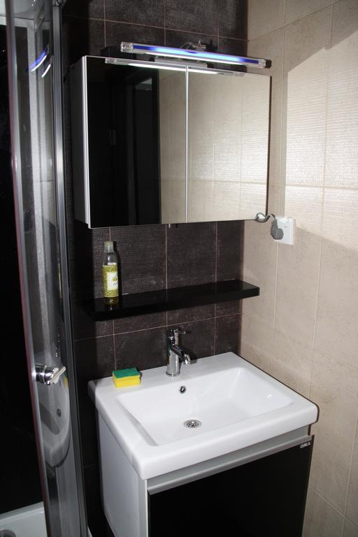 Black-White Rooms Батумі Екстер'єр фото