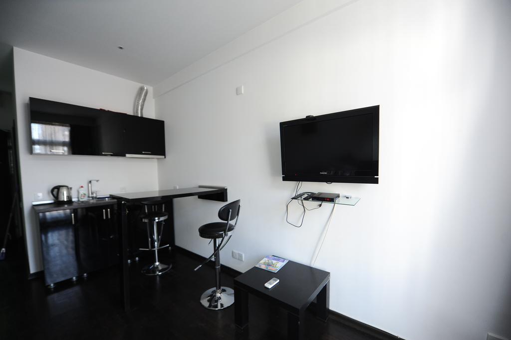 Black-White Rooms Батумі Екстер'єр фото